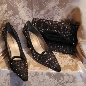 Black shoe with match bag